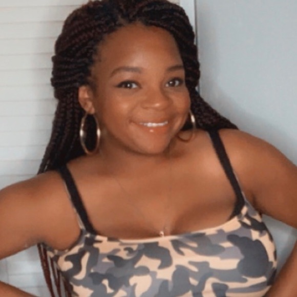 Meet your Posher, Javona - Picture 1 of 1